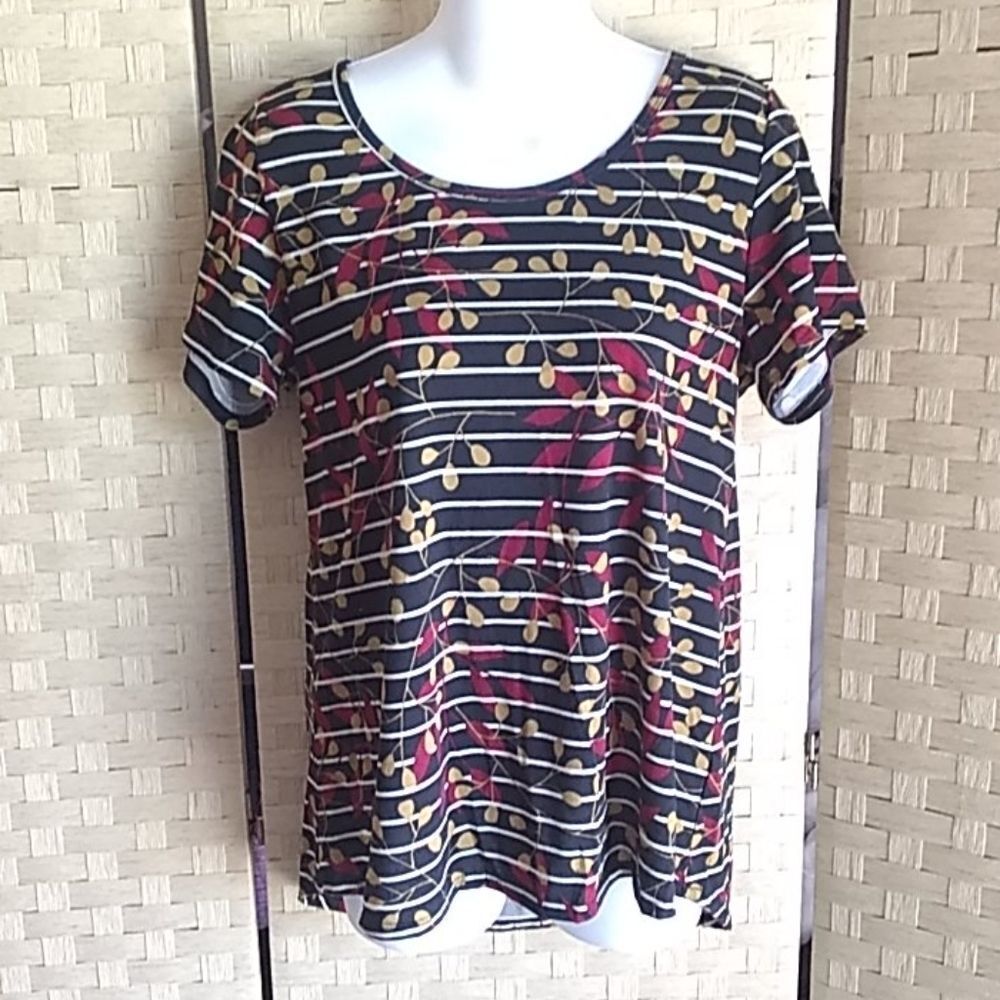 New LuLaRoe Shirt Size S